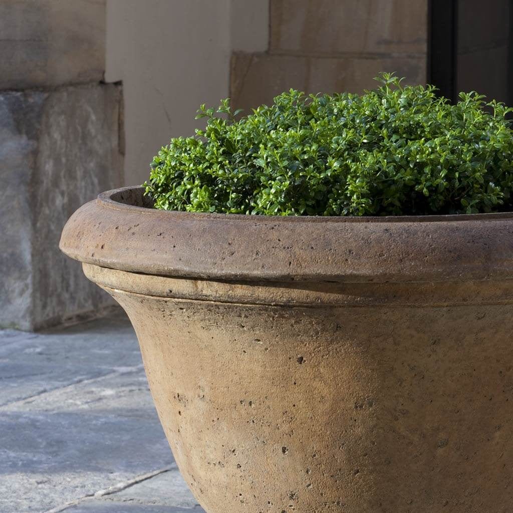 Rustic Hampton Urn Garden Planter
