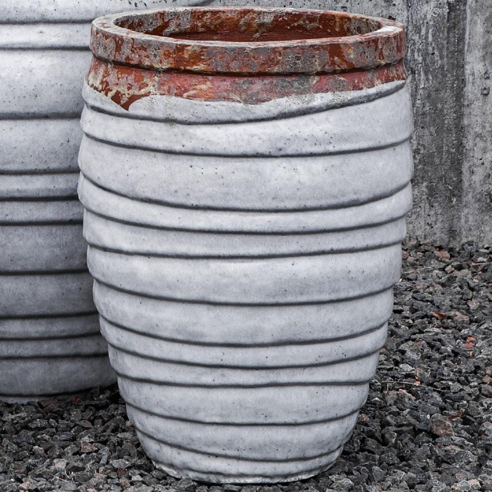 Guaracha Planter in Beachcomber White - Outdoor Art Pros