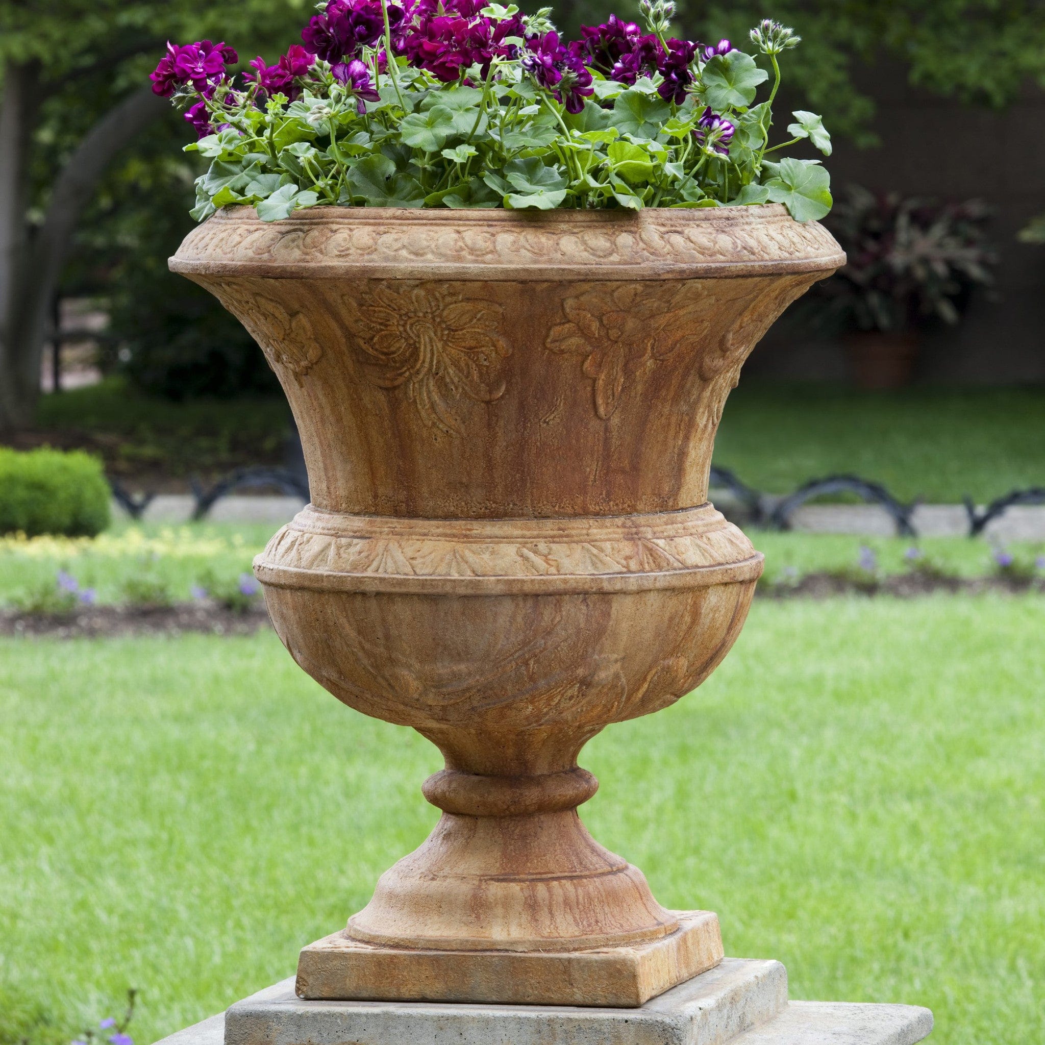 urn plant pots outdoor Smithsonian Flight of Fancy Urn Garden Planter