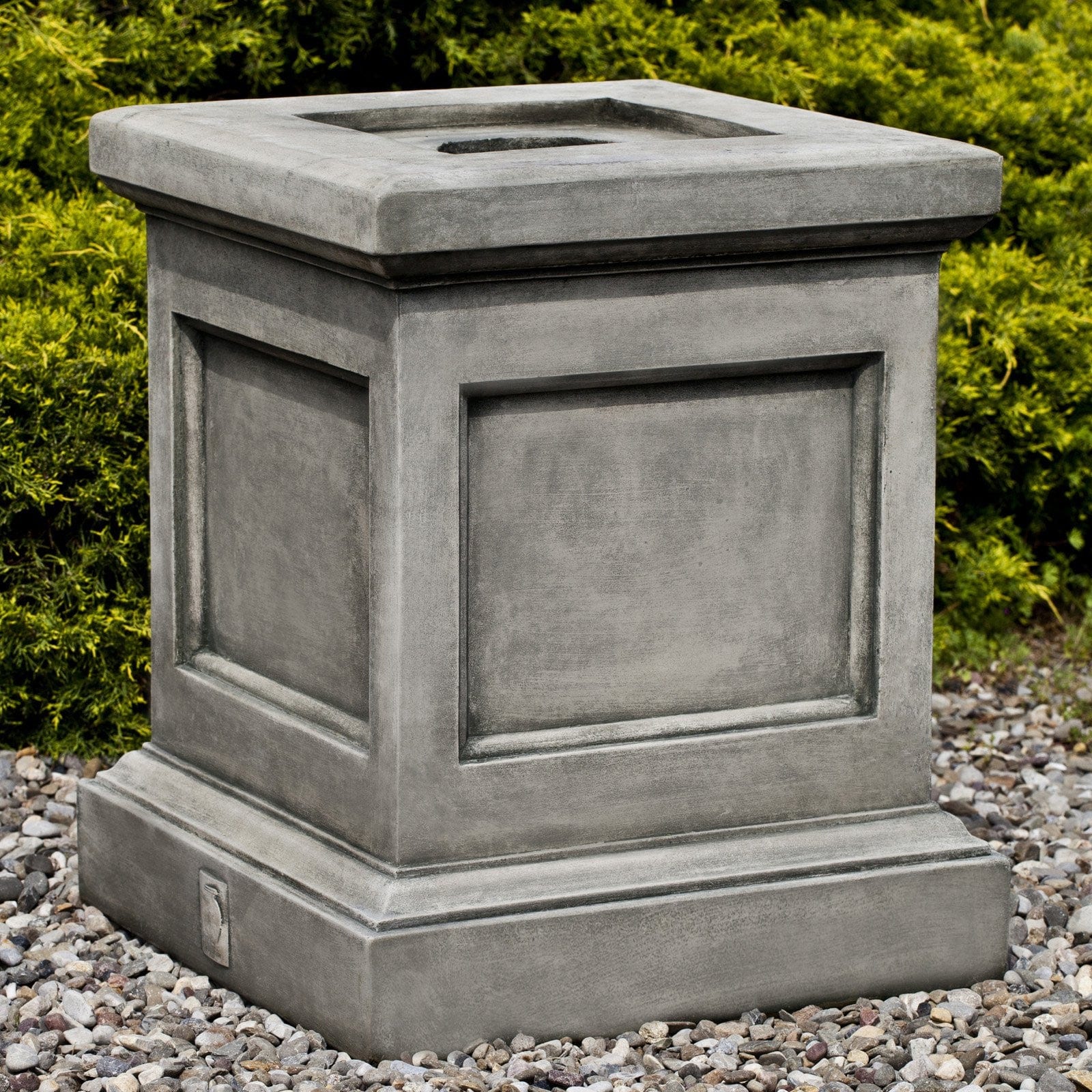 St. Louis Garden Pedestal - Outdoor Art Pros