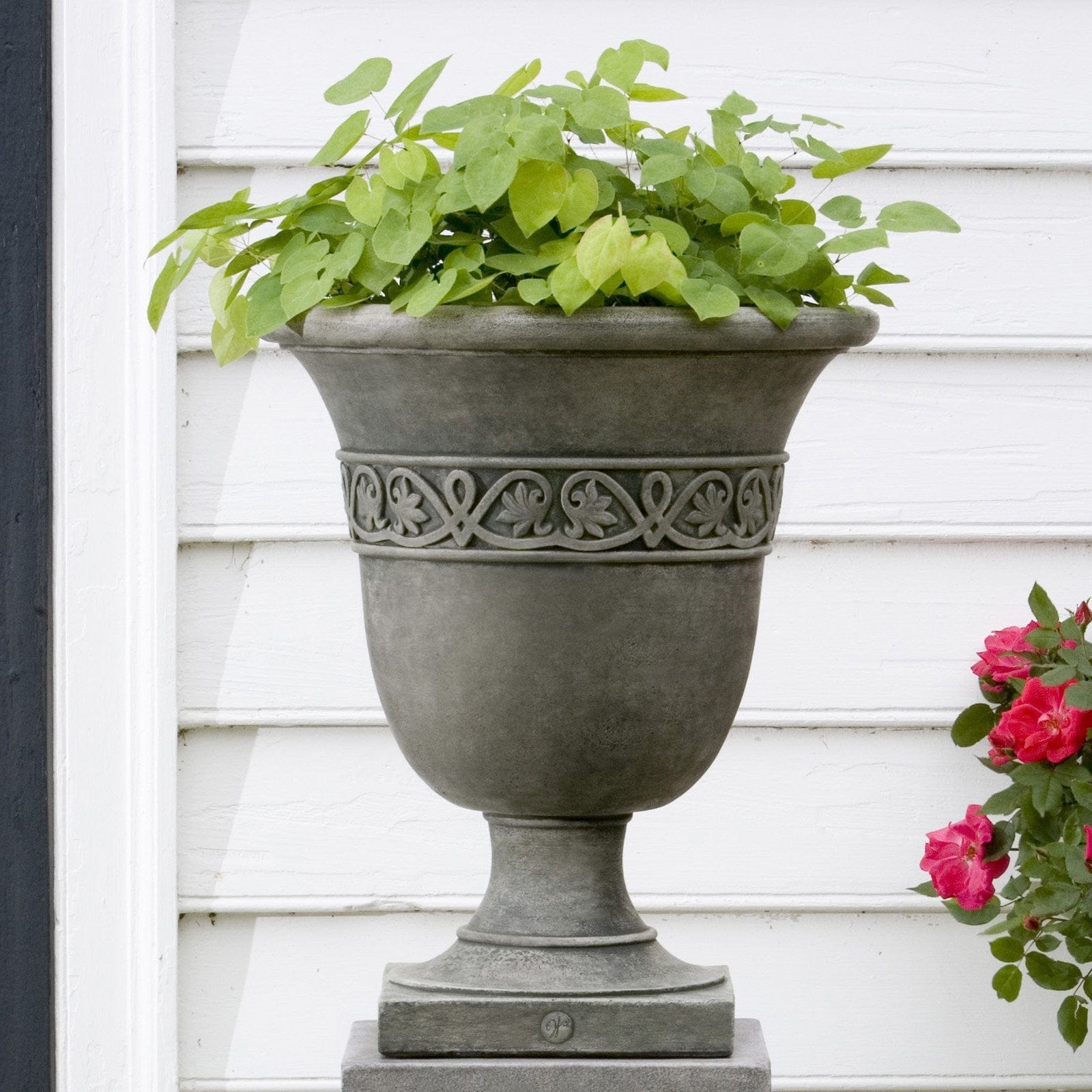 Williamsburg Strapwork Leaf Urn Garden Planter - Outdoor Art Pros