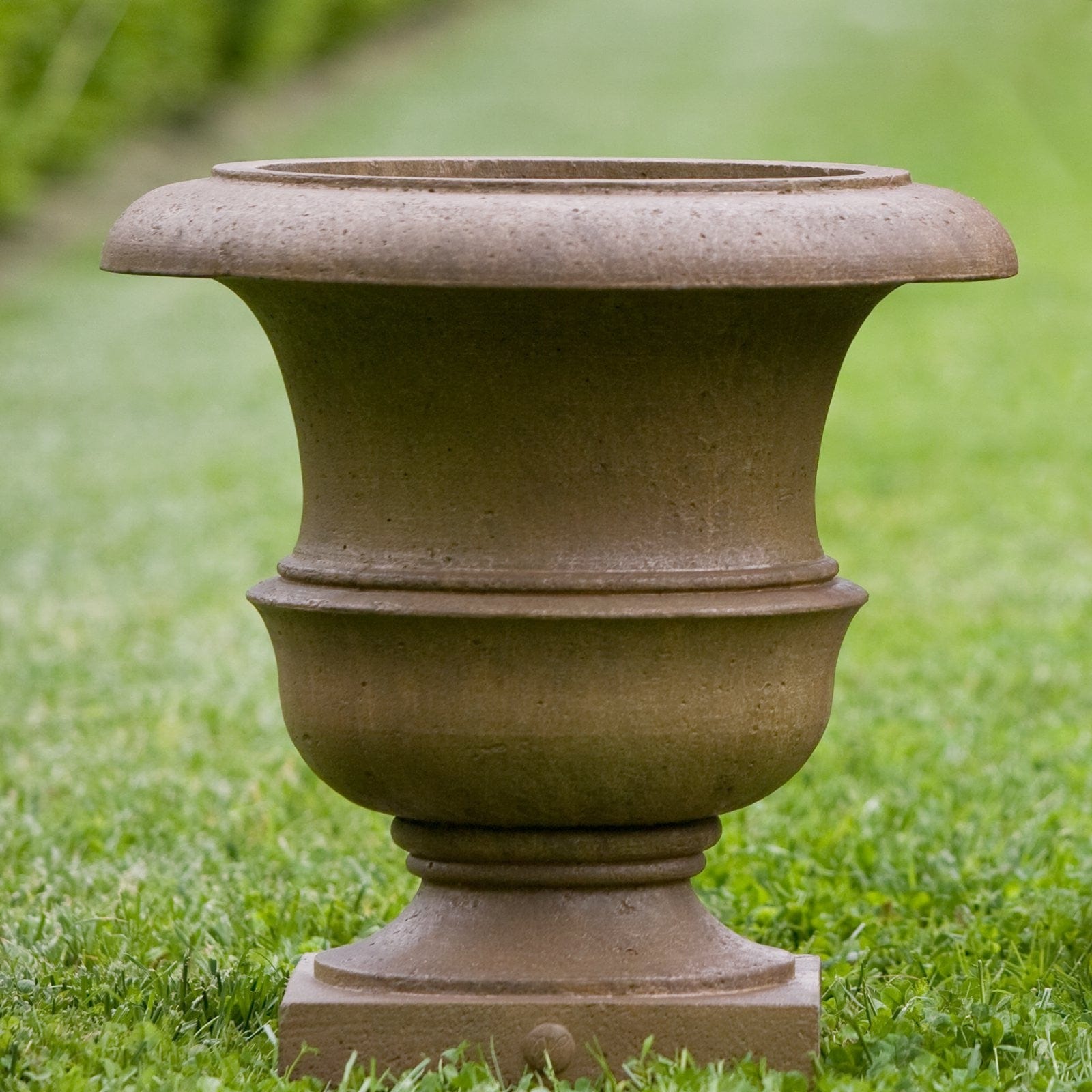 Williamsburg Wren Planter - Small - Outdoor Art Pros