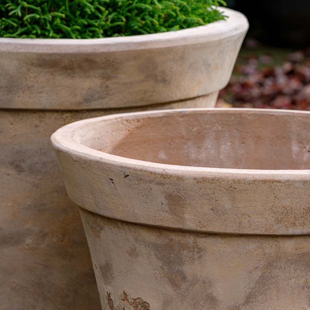 Usuki Terra Cotta Planter Set of 2 in Antico Terra Cotta Finish