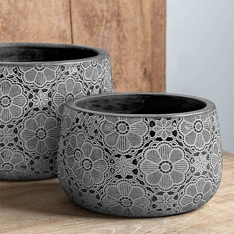 Etched Daisy Set of 4 | Cold Painted Terra Cotta Planter in Green in Black Finish