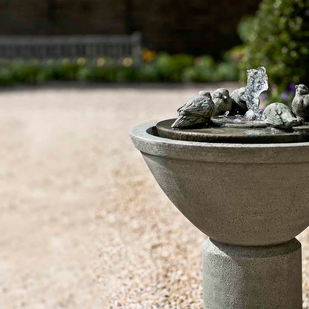 Passaros II Garden Water Fountain