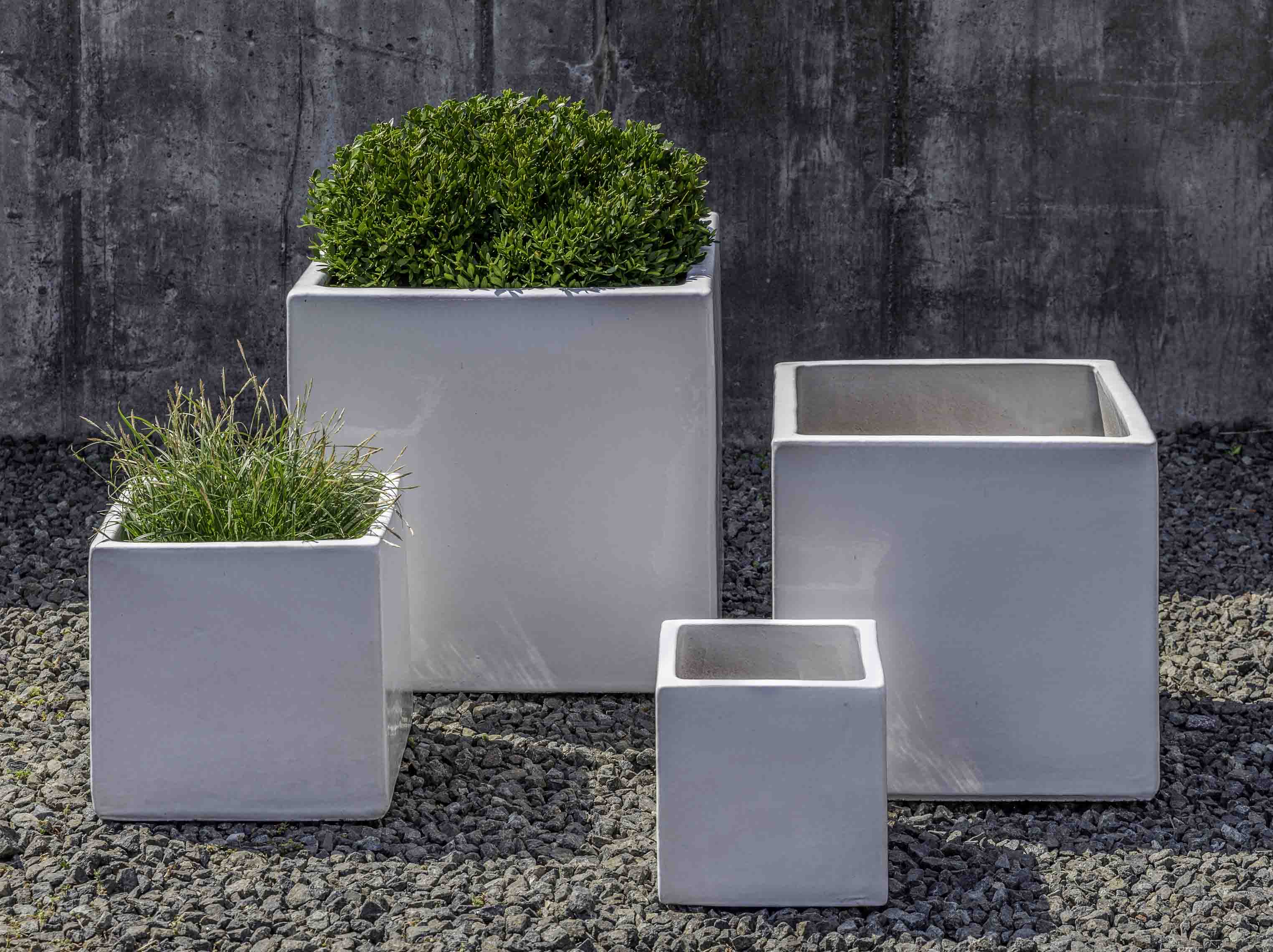 Hancock Planter Set of 4 in White - Outdoor Art Pros