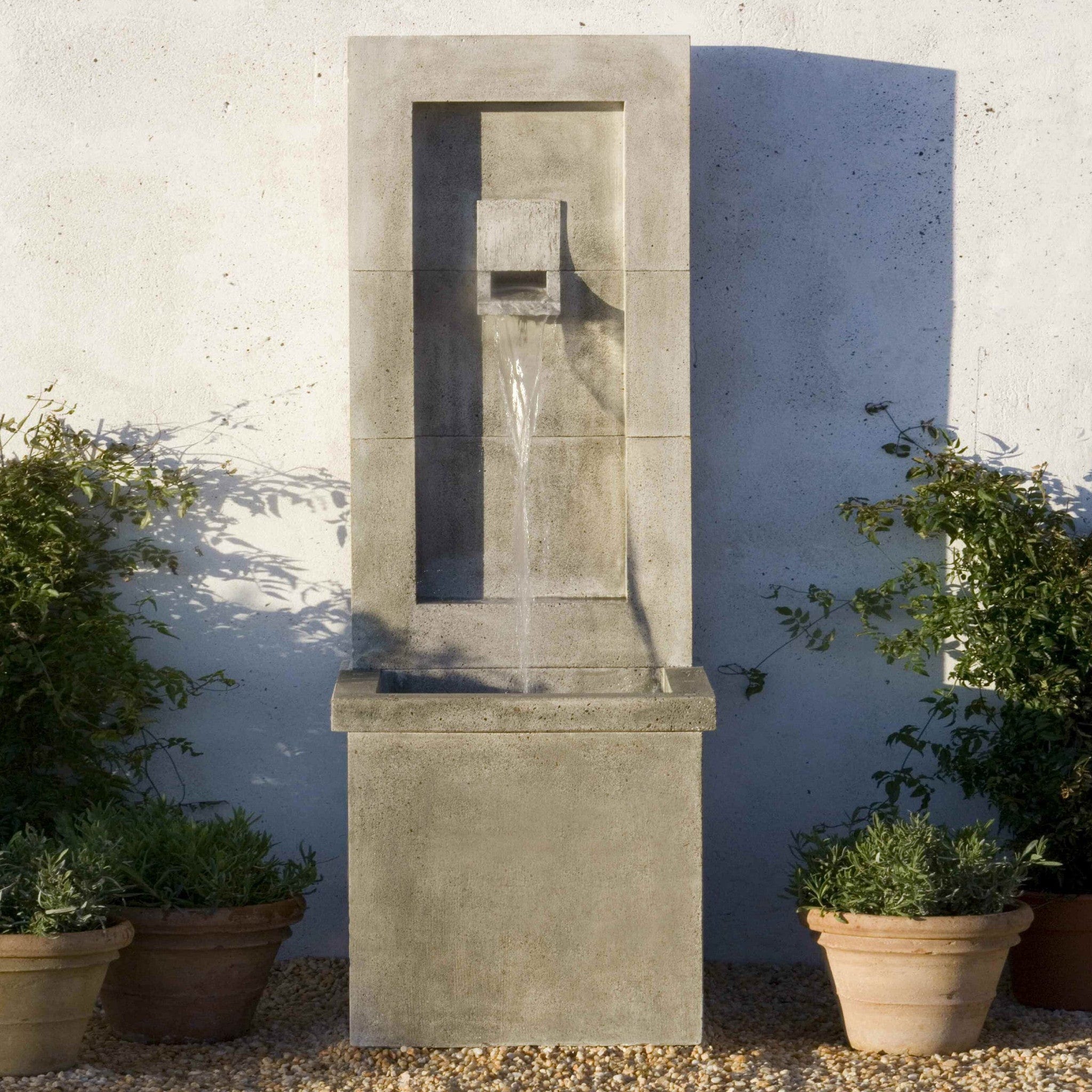 Moderne Wall Outdoor Fountain - Outdoor Art Pros