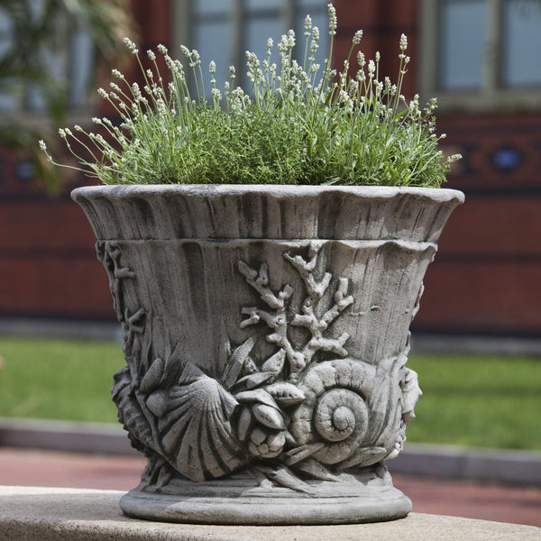 Smithsonian Chesapeake Urn Garden Planter - Outdoor Art Pros